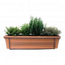 Mix van kruiden in ELHO ® Green Basics balkonbak (Mild Terra) met metalen balkonrek